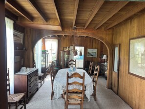 Dining - Location, Location, Location! (Westerly)