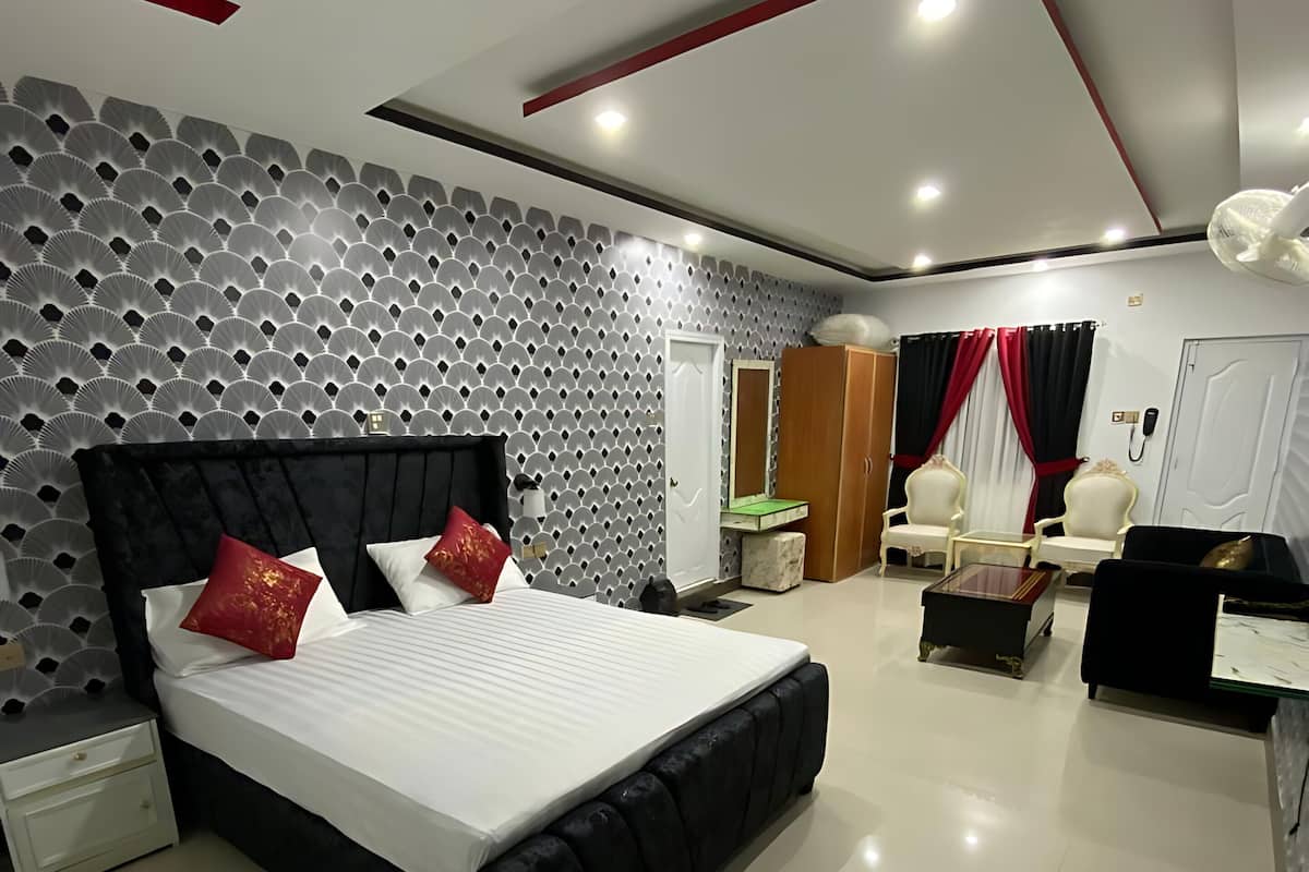 Room, Hill View