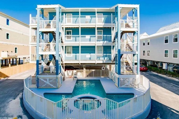 Beheizter Pool