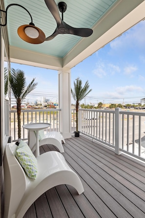 Terrace/patio - Beachwalk Club-Block to Ocean,Pet Frndly,Sleep 16 (Myrtle Beach)