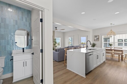 Beachwalk Club | Steps to Beach | Sleeps 16 | Pets