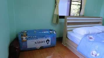 Biệt thự phong cách cổ điển, ban công, quang cảnh resort | Bàn, khu vực làm việc phù hợp cho laptop