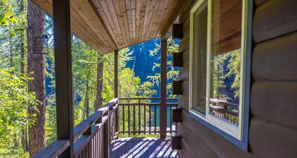 Private Sampson Lake frontage home - Bordering Whitefish City Limits
