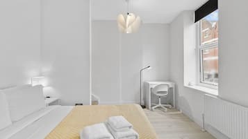 Iron/ironing board, free WiFi, bed sheets