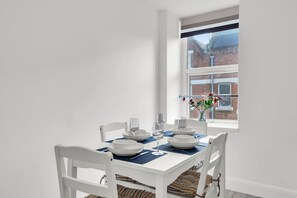 Dining - 1-Bedroom Apartment in Central Balham (Greater London)