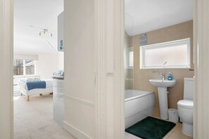 Handtücher, Seife, Shampoo, Toilettenpapier