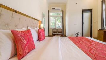 Deluxe Room, Balcony