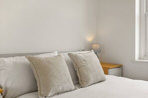 1 bedroom, iron/ironing board, free WiFi, bed sheets - 1BR in Prime Islington Location near Angel Station (Greater London)