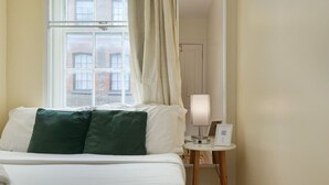 Unclassified image, 5 of 26, button - 2-BR in the Heart of Soho - 5 guests (Greater London)