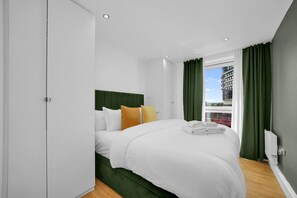 Bügeleisen/Bügelbrett, Reisekinderbett, kostenloses WLAN, Bettwäsche