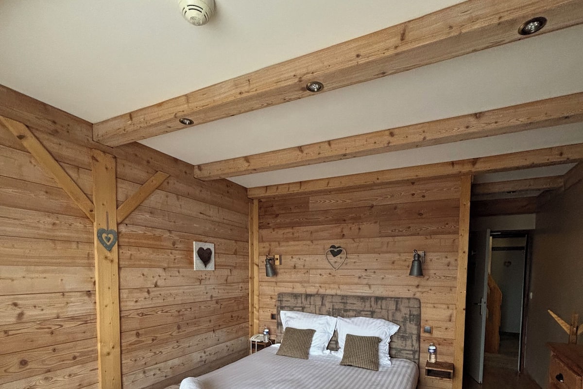 Double Room, Mountain View | WiFi (free)