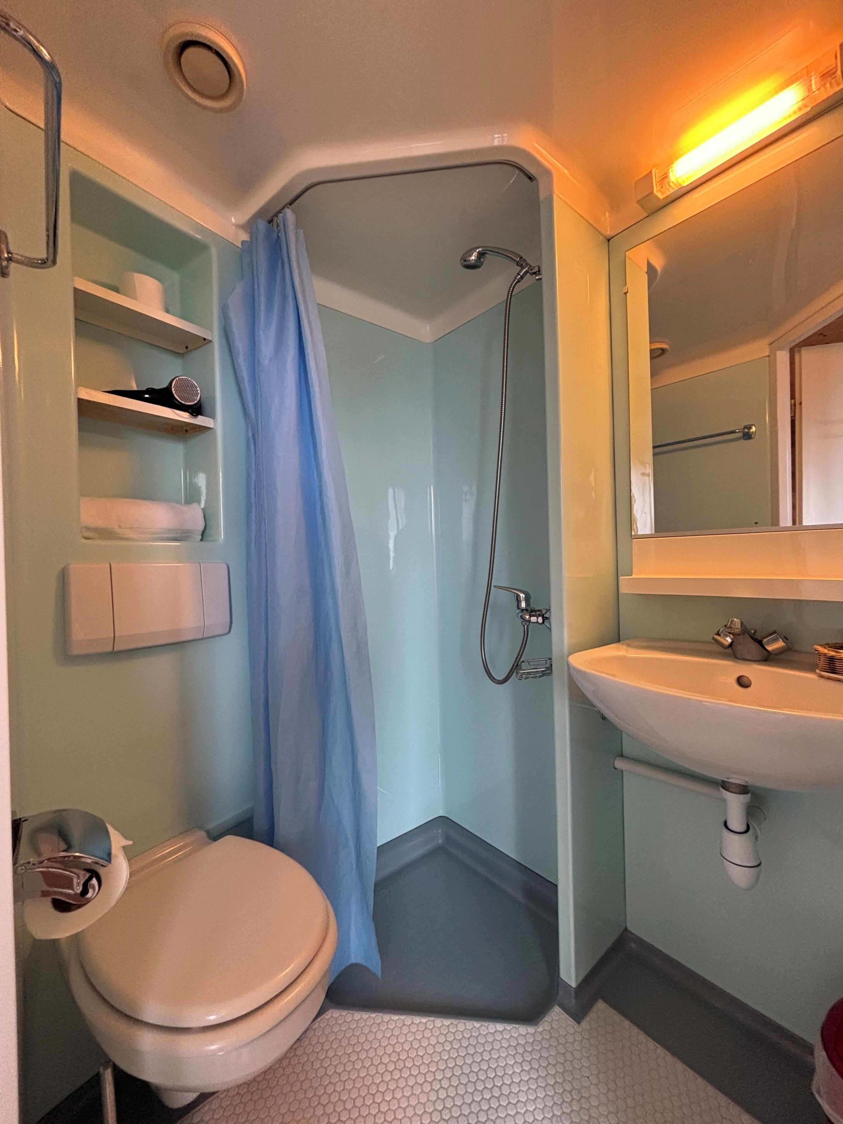 Quadruple Room, Mountain View | Bathroom
