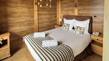 Habitación cuádruple, vista a la montaña | Wifi gratis