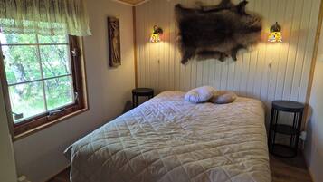 1 bedroom, WiFi (free), bed sheets