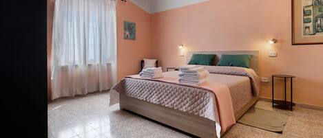 3 bedrooms, WiFi, bed sheets