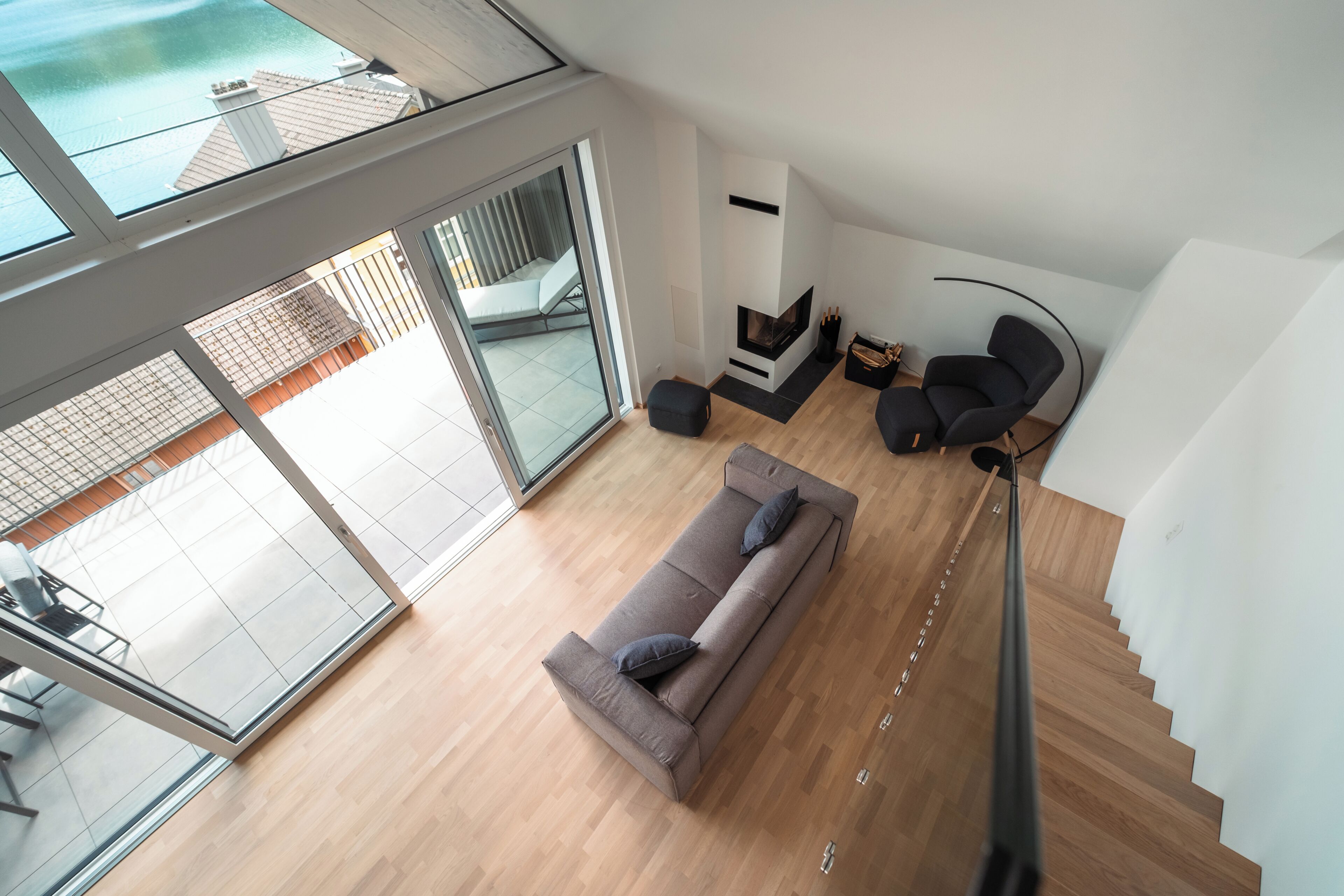 Smart-TV, Kamin, Stereoanlage