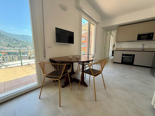 Apartment (2 Bedrooms) | Front of property - Peonie 5 (Rapallo)