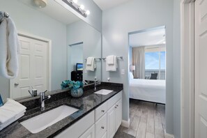 Iron/ironing board, WiFi, bed sheets - Lighthouse 905 by Liquid Life (Gulf Shores)