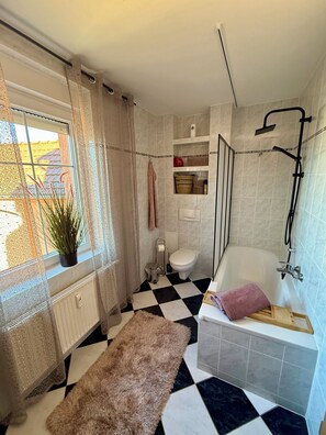 Bathroom - Vrbo Property (Senftenberg)