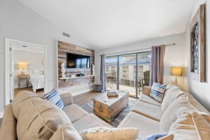 TV - Romar Beach 313 by Liquid Life (Orange Beach)