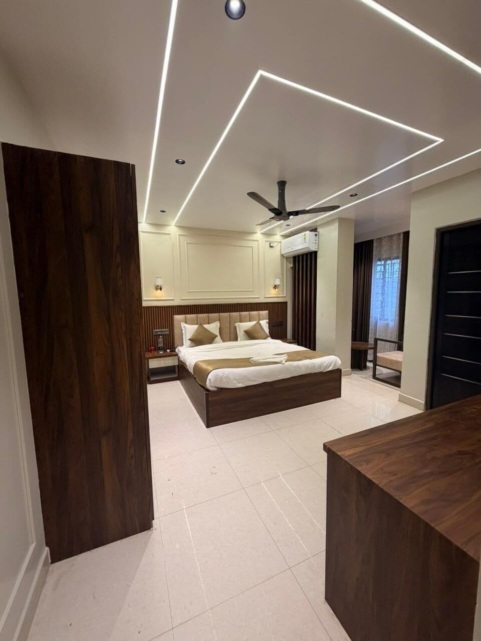 Deluxe Room | Free WiFi