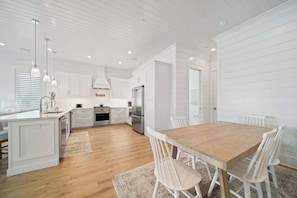 Dining - Bliss on the Bay by Liquid Life (Orange Beach)