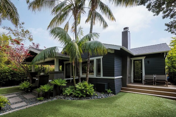 Exterior - Luxe Venice Oasis | Abbot Kinney | Beach (Venice)