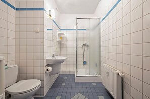 Studio, balkong | Bad