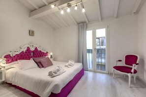 Room - Modern Florence Apartment Near Duomo & Central Market - Walk to Top Attractions (Firenze)