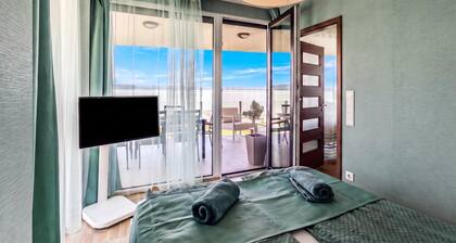 Lelle Marine-hanna Pool Apartment