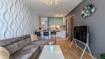 Standard Apartment, 2 Bedrooms, Balcony, Lakeside (Lelle Marine-Hanna Pool Apartment) | Living area