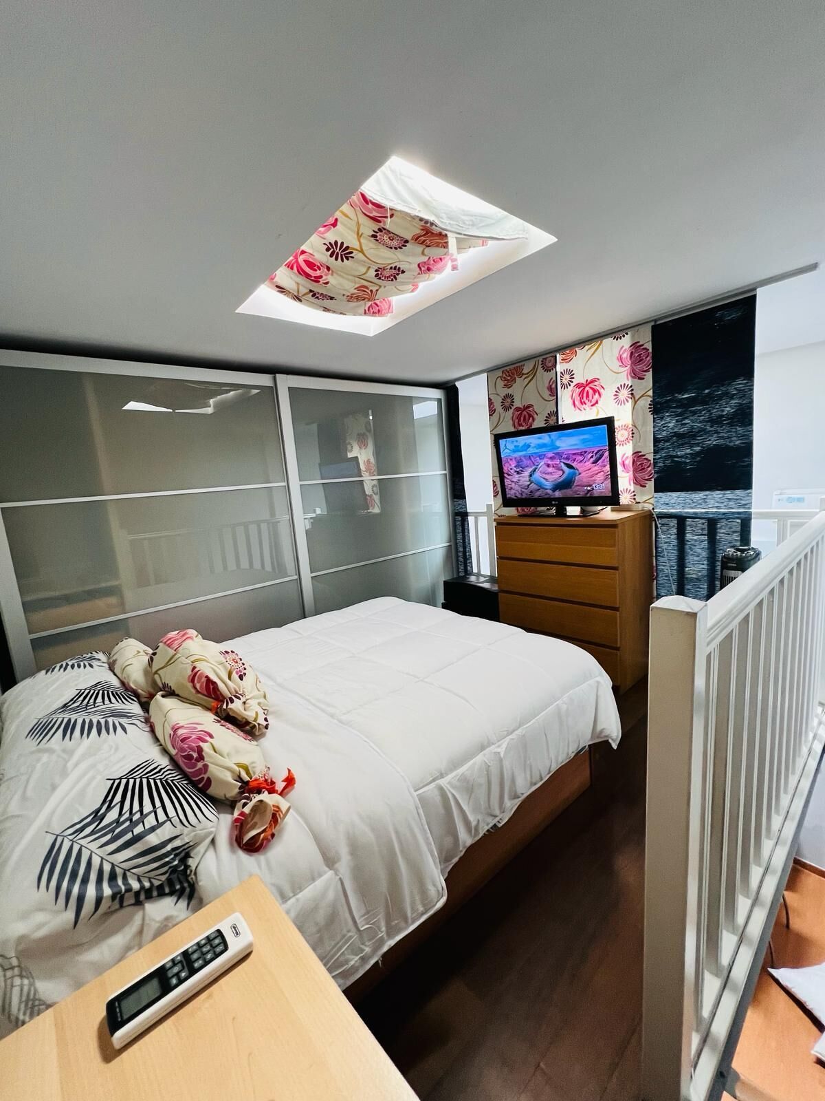 1 dormitorio, tabla de planchar con plancha, Internet y ropa de cama
