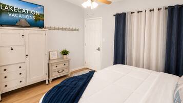 Iron/ironing board, WiFi, bed sheets