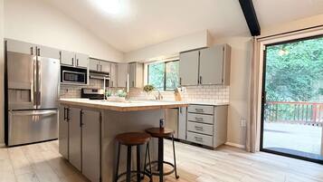 House | 3 bedrooms, high-speed internet