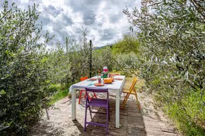 Outdoor dining - Agriturismo il poggio delle favole (Il Poggio)