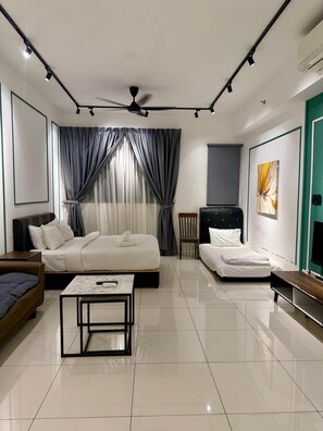Hypo-allergenic bedding, free WiFi, bed sheets - Chambers Residence KlCC by purple orcid  (Wilayah Persekutuan)
