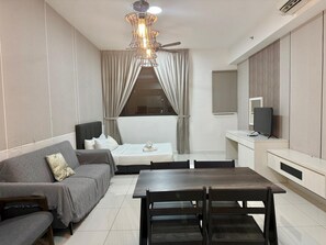 Living area - Chambers Residence KlCC by purple orcid  (Wilayah Persekutuan)