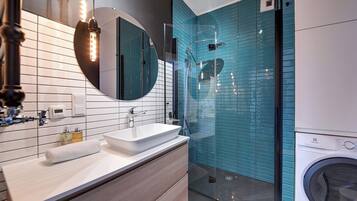 Apartment | Bilik Mandi