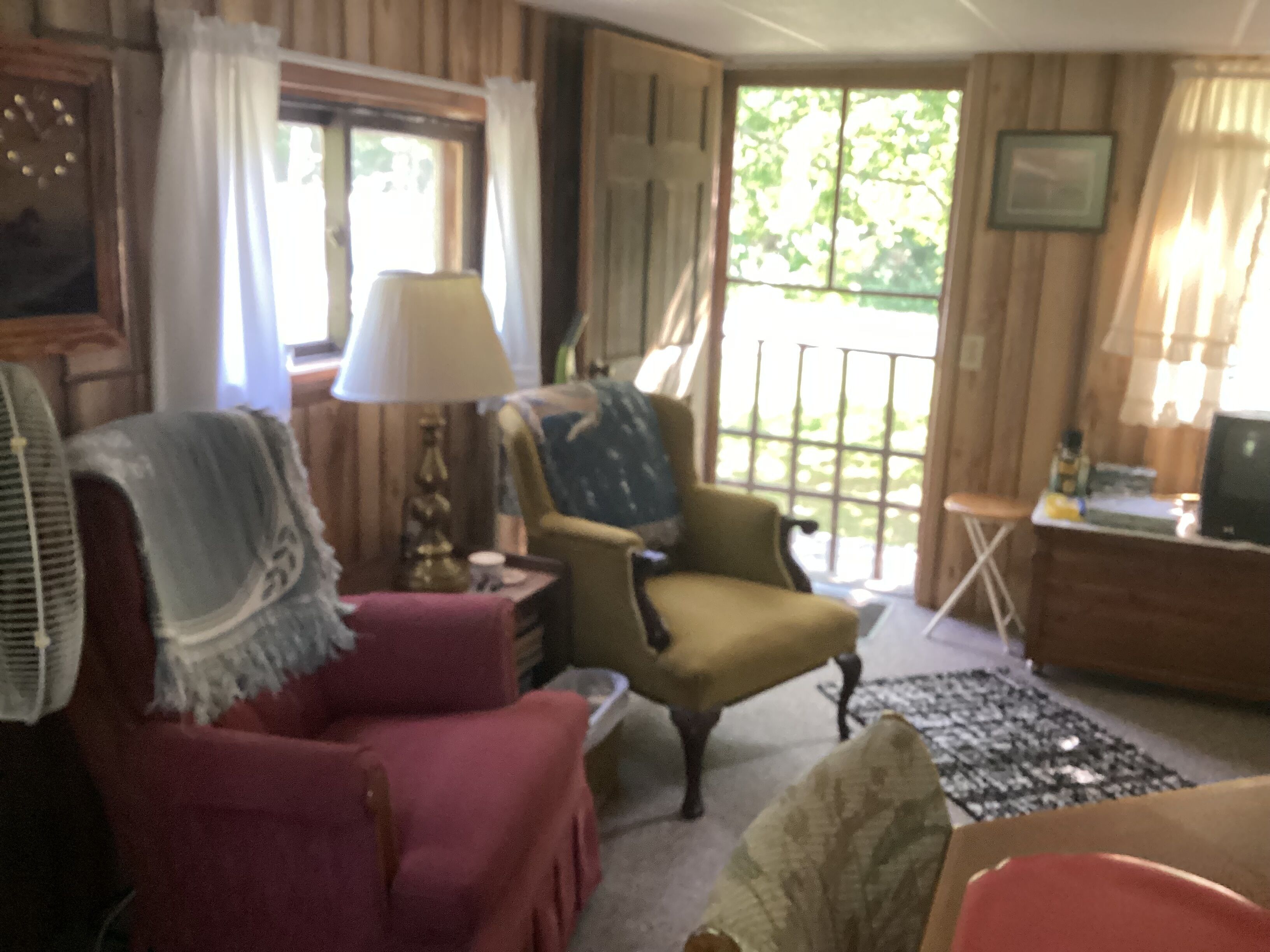 TV, DVD player, books, stereo