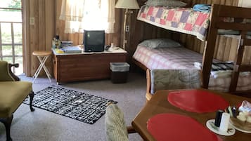 1 bedroom, bed sheets