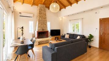 House | 3 bedrooms, high-speed internet