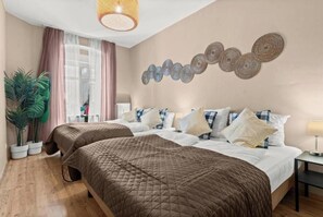 2 Schlafzimmer, Schreibtisch, Bügeleisen/Bügelbrett, kostenloses WLAN