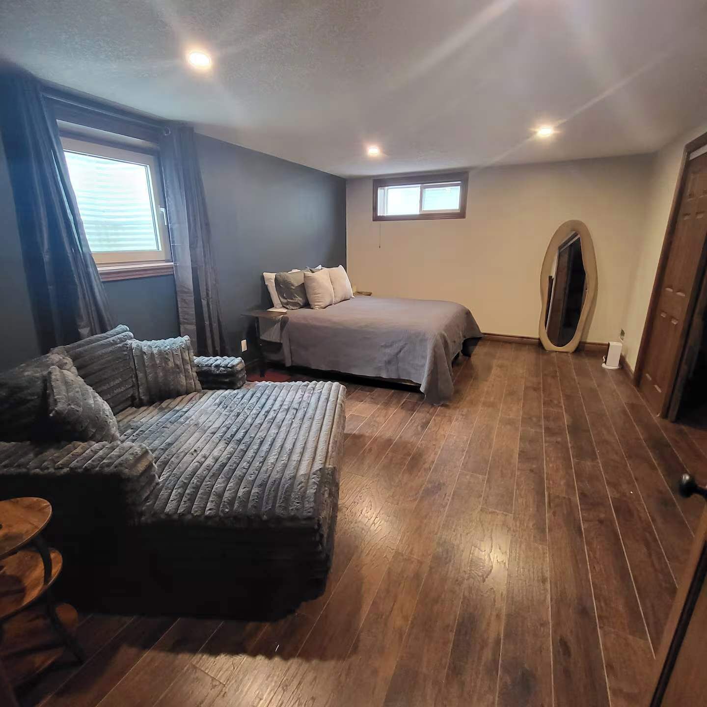 2 bedrooms, iron/ironing board, Internet, bed sheets