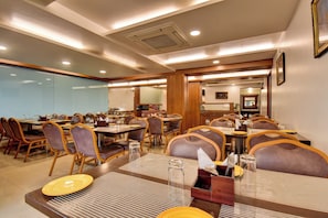Dining - Hotel Bhagyalaxmi (Shirdi)