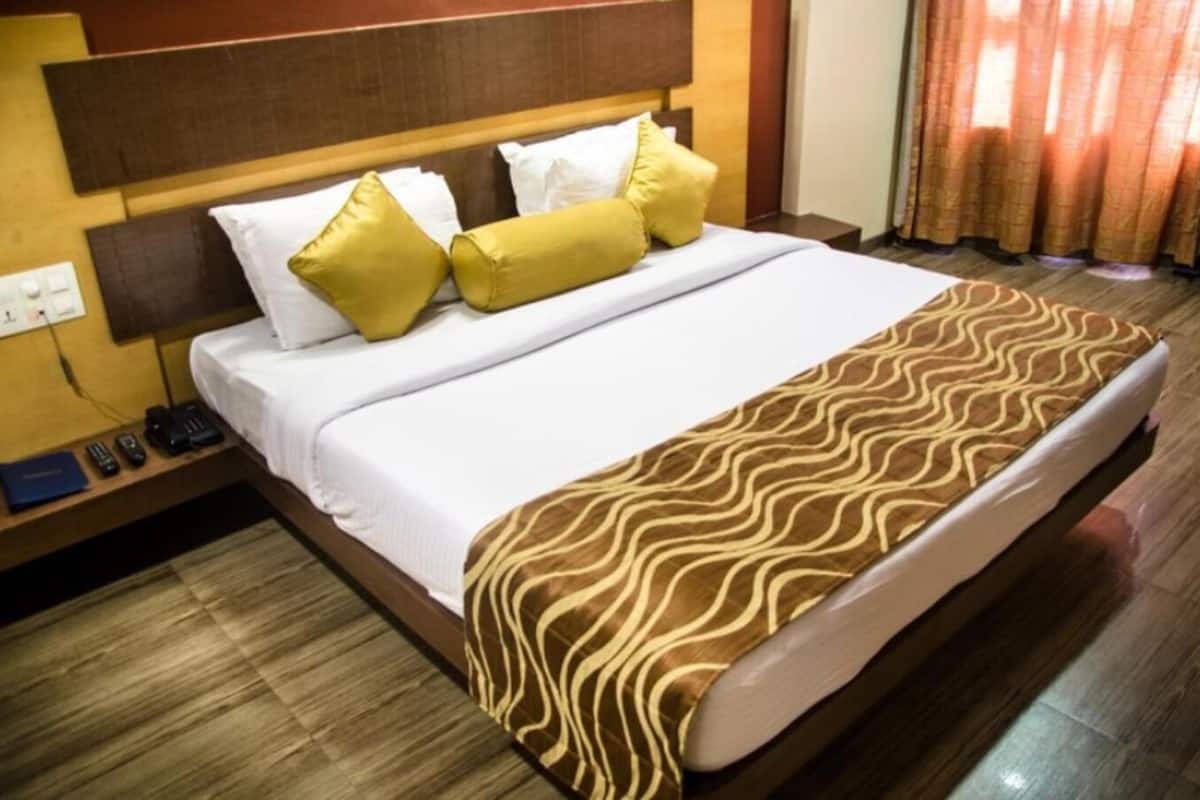 Executive Room | Desk