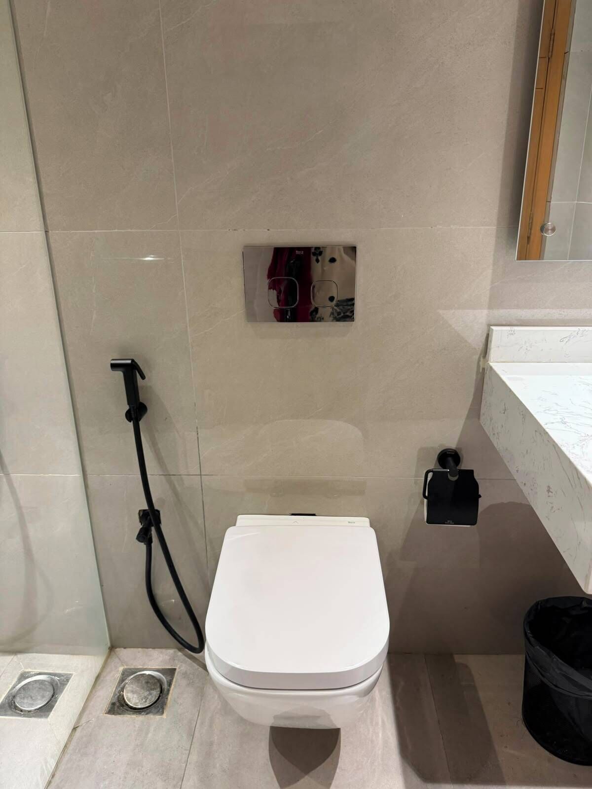 Dusche, Haartrockner, Bidet, Seife