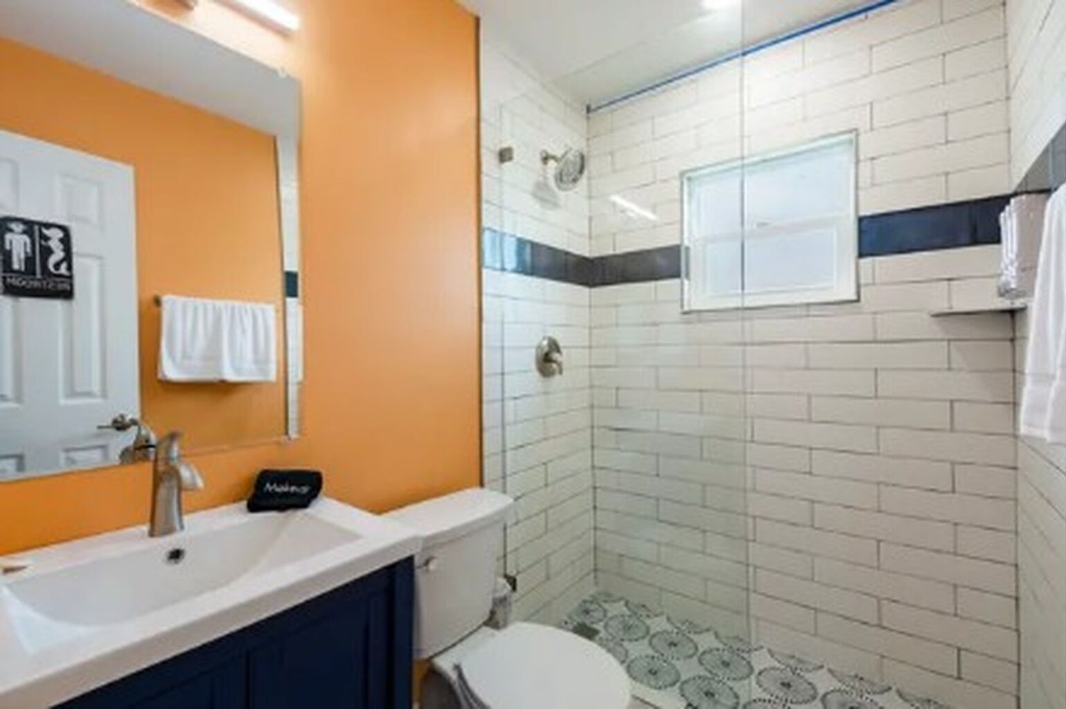 Shower, towels