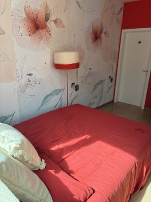 Room, 1 Bedroom, Balcony - Room-tastefully-decorated Bedroom With g (Brussels)