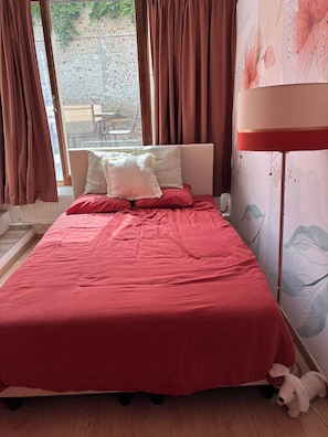 Room, 1 Bedroom, Balcony - Room-tastefully-decorated Bedroom With g (Brussels)