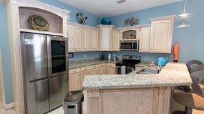 Apartamento, 2 habitaciones | Cocina privada | Frigorífico, horno, cafetera o tetera y tostadora